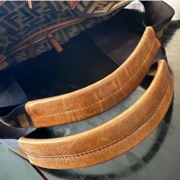 Fendi Zucca Vintage Weekender/Travel Bag PREOWNED/USED Mint condition - Picture 3 of 6